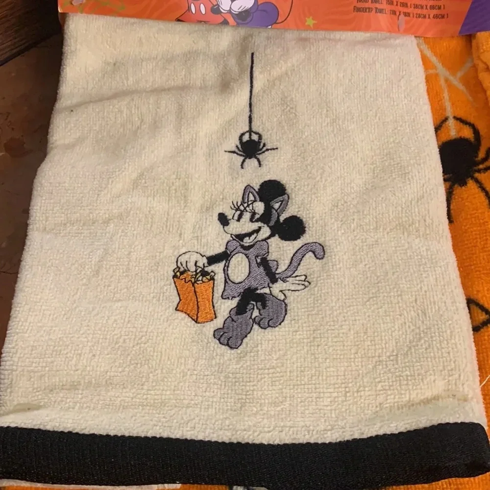 Disney Mickey & Minnie Mouse Halloween Bathroom Towel Set NEW